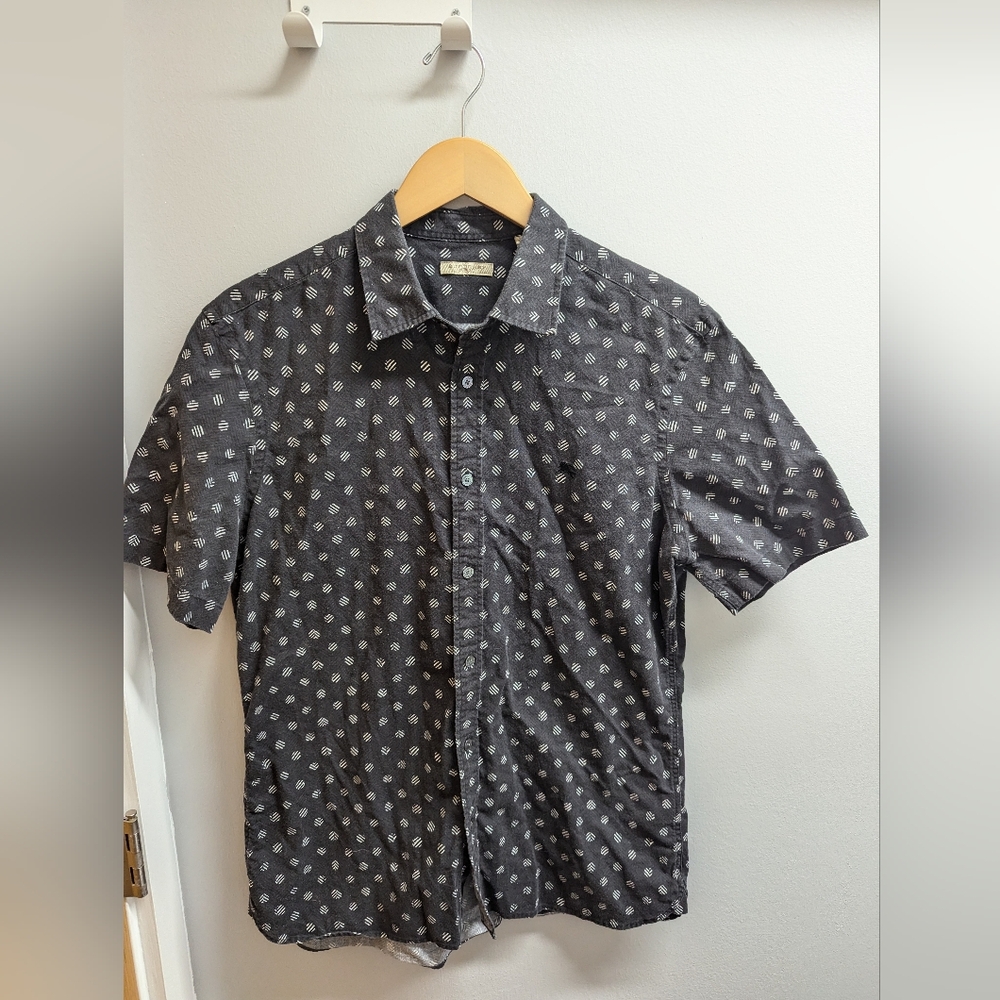 Burberry Brit Short Sleeve Button Down Shirt Mens L Patterned Dark Gray & White
